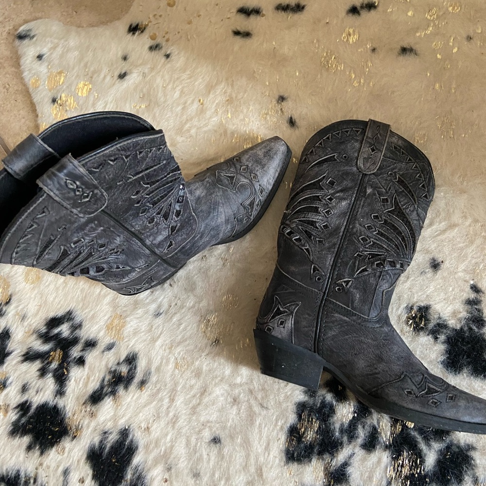 Black cowboy boots